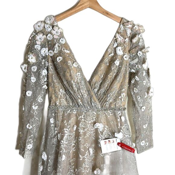 Mac Duggal FLORAL EMBELLISHED LACE A-LINE COCKTAIL DRESS size 4 - Picture 4 of 15